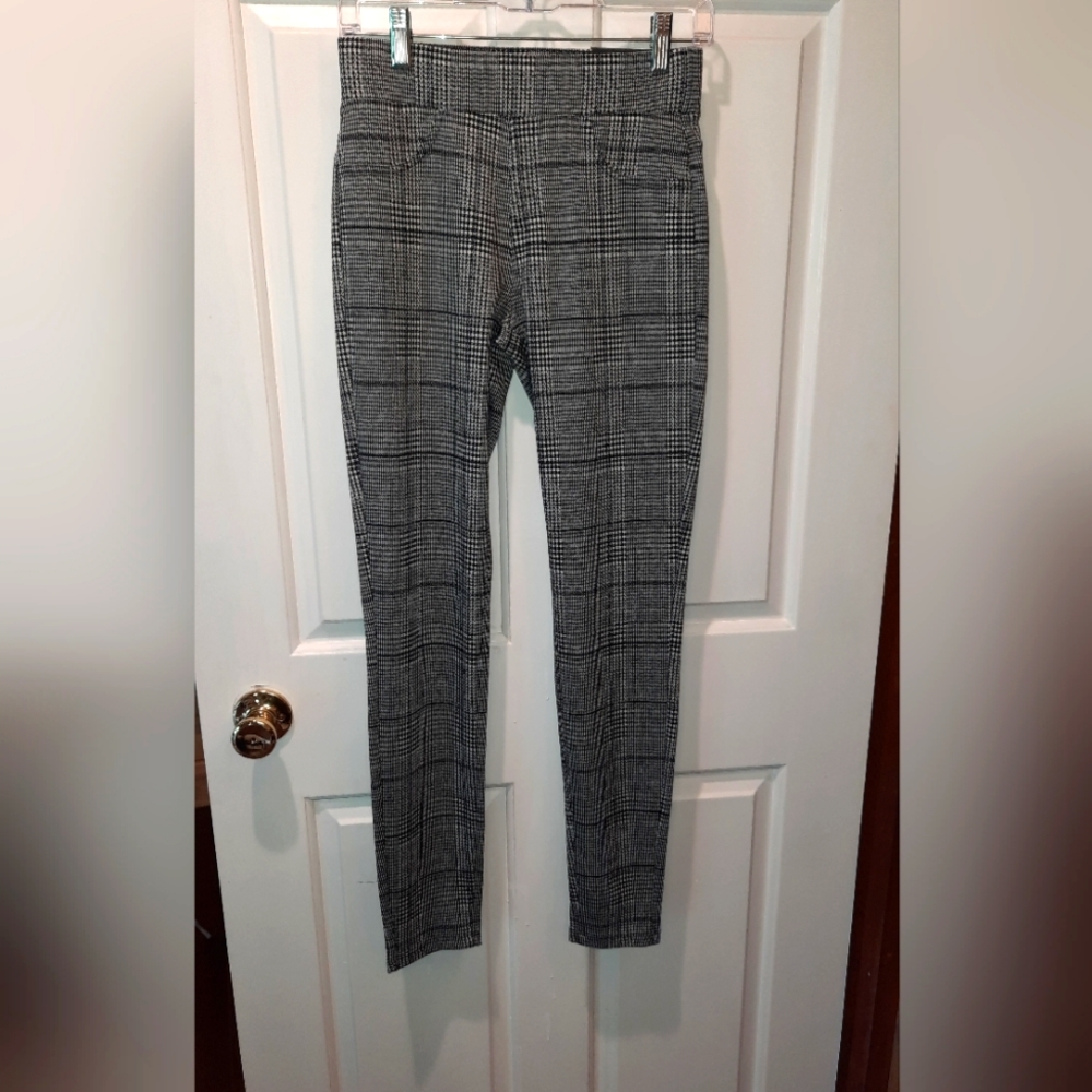 NWT! Tahari Black/White Jeggings Small Casual Lightweight Plaid